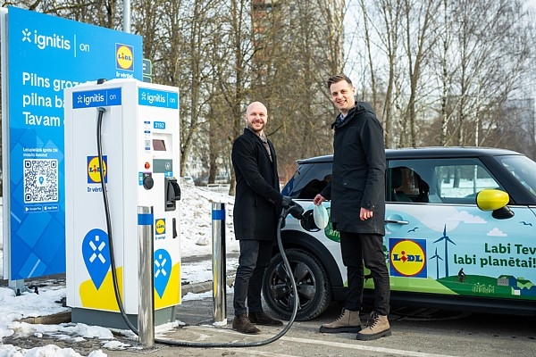 “Lidl Latvija” sadarbībā ar “Ignitis ON” atklāj elektroauto uzlādes stacijas visā Latvijā